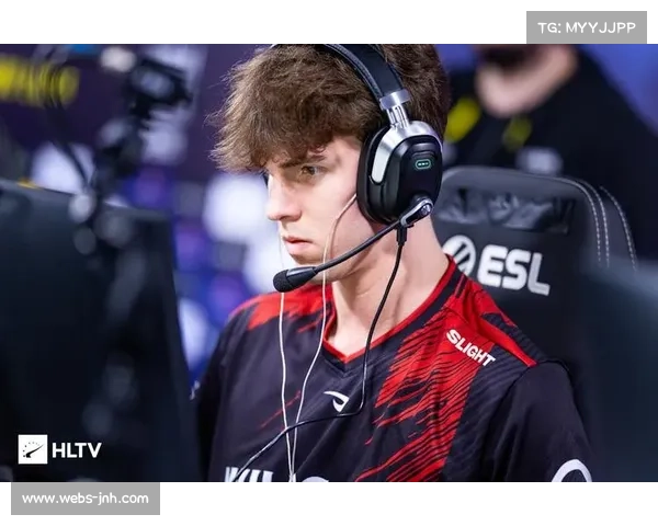 拜仁慕尼黑官宣签下16岁美国神童雷耶斯，转会费破青年球员纪录